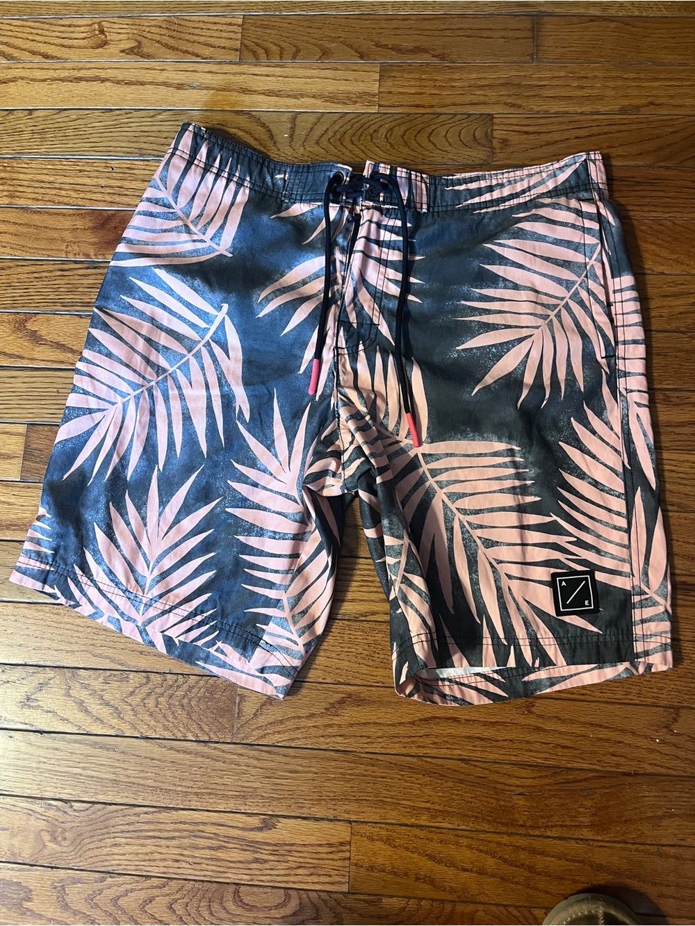 Men's American Eagle Palm Tree Board Shorts Medium